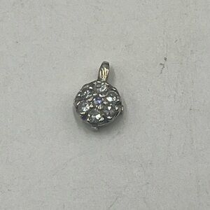 14k White Gold Marked Dainty 7 Small Diamond Flower Cluster Daisy Pendant